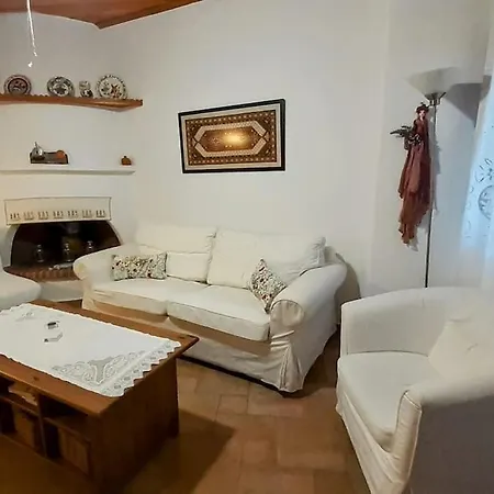 κοντύλι - σπίτι στη χώρα, με θέα το κάστρο Prázdninový dům