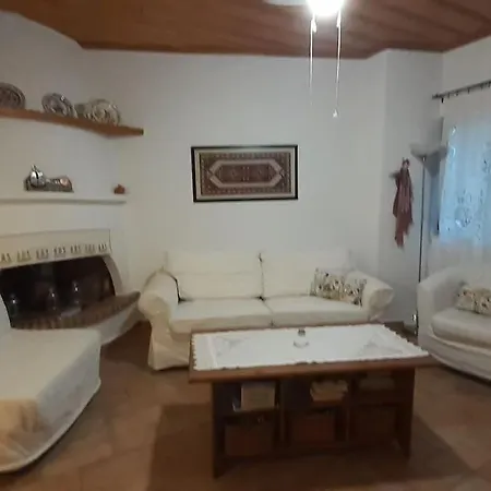 κοντύλι - σπίτι στη χώρα, με θέα το κάστρο