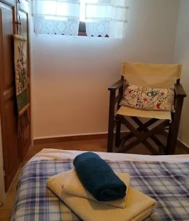 κοντύλι - σπίτι στη χώρα, με θέα το κάστρο * سكيروس