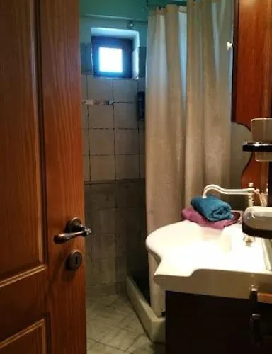 κοντύλι - σπίτι στη χώρα, με θέα το κάστρο 別荘 *